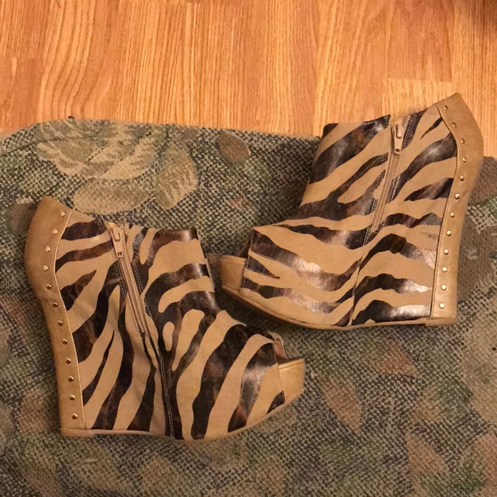 Zebra studded wedges
